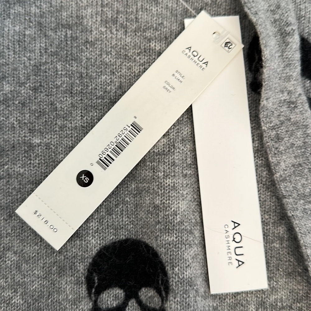 Aqua cashmere Bloomingdale’s hoodie - Picture 2 of 5